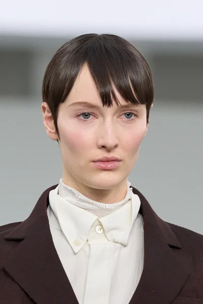 Look 27